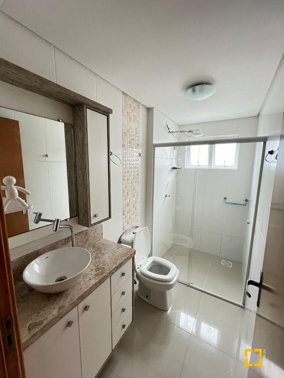 Apartamento com 122m², 4 quartos (sendo 1 suíte), 1 garagem, no bairro Ingleses do Rio Vermelho em Florianópolis