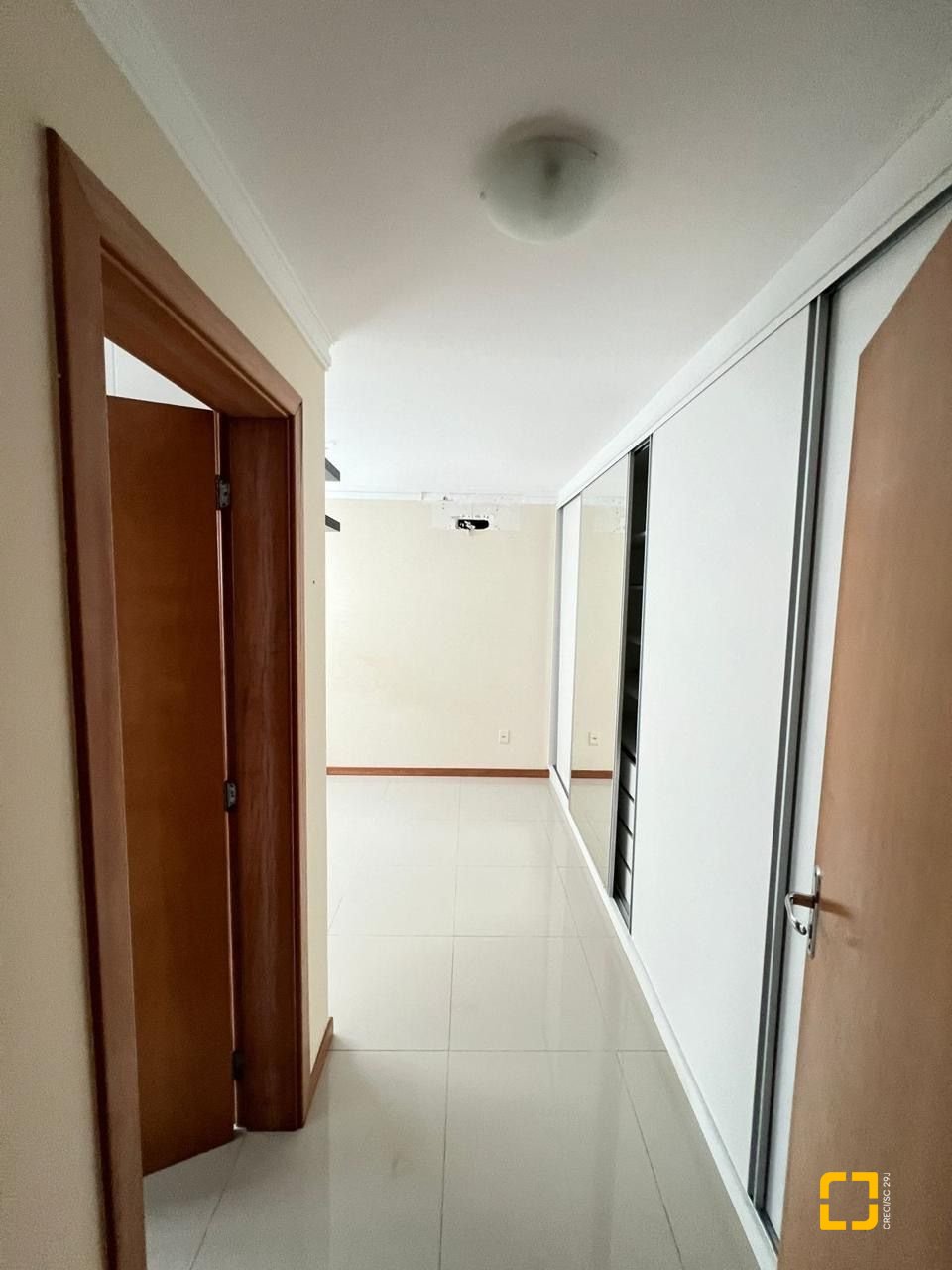 Apartamento com 122m², 4 quartos (sendo 1 suíte), 1 garagem, no bairro Ingleses do Rio Vermelho em Florianópolis
