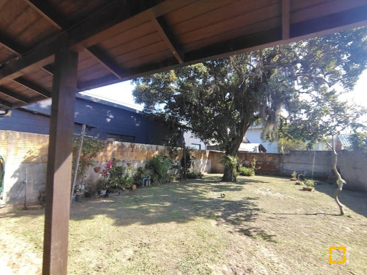 Casa com 148m², 4 quartos (sendo 1 suíte), 2 garagens, no bairro Cachoeira do Bom Jesus em Florianópolis