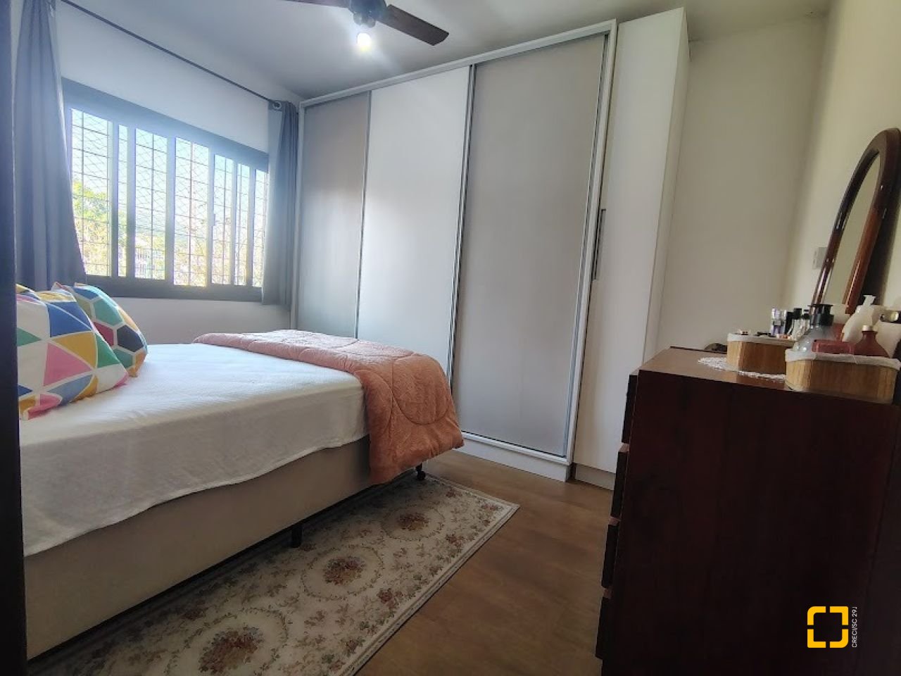 Casa com 148m², 4 quartos (sendo 1 suíte), 2 garagens, no bairro Cachoeira do Bom Jesus em Florianópolis