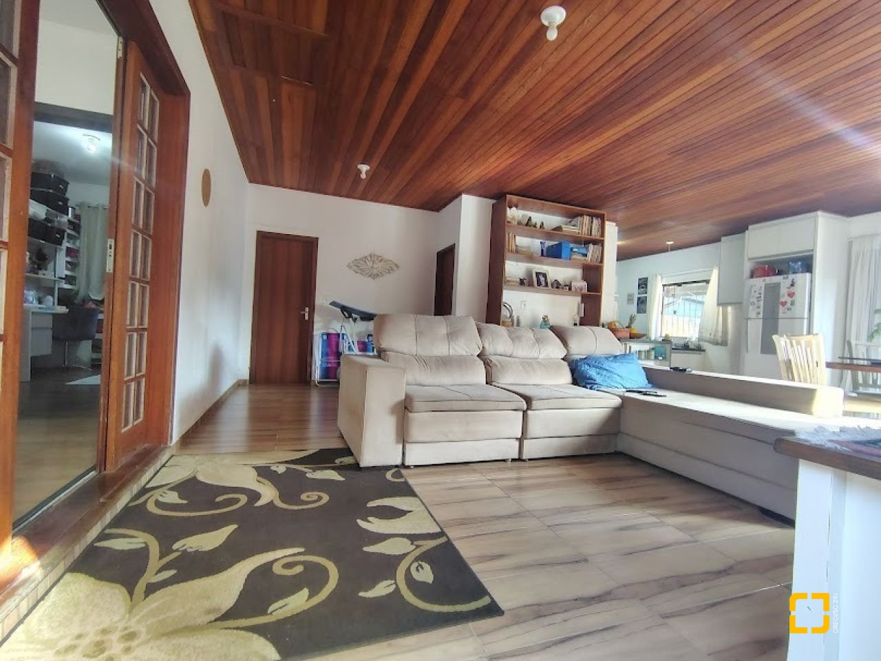 Casa com 148m², 4 quartos (sendo 1 suíte), 2 garagens, no bairro Cachoeira do Bom Jesus em Florianópolis