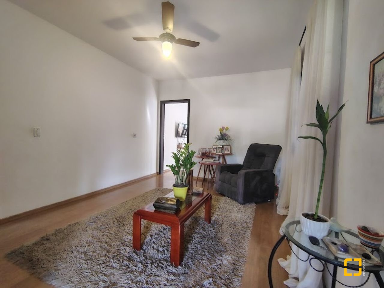 Casa com 148m², 4 quartos (sendo 1 suíte), 2 garagens, no bairro Cachoeira do Bom Jesus em Florianópolis