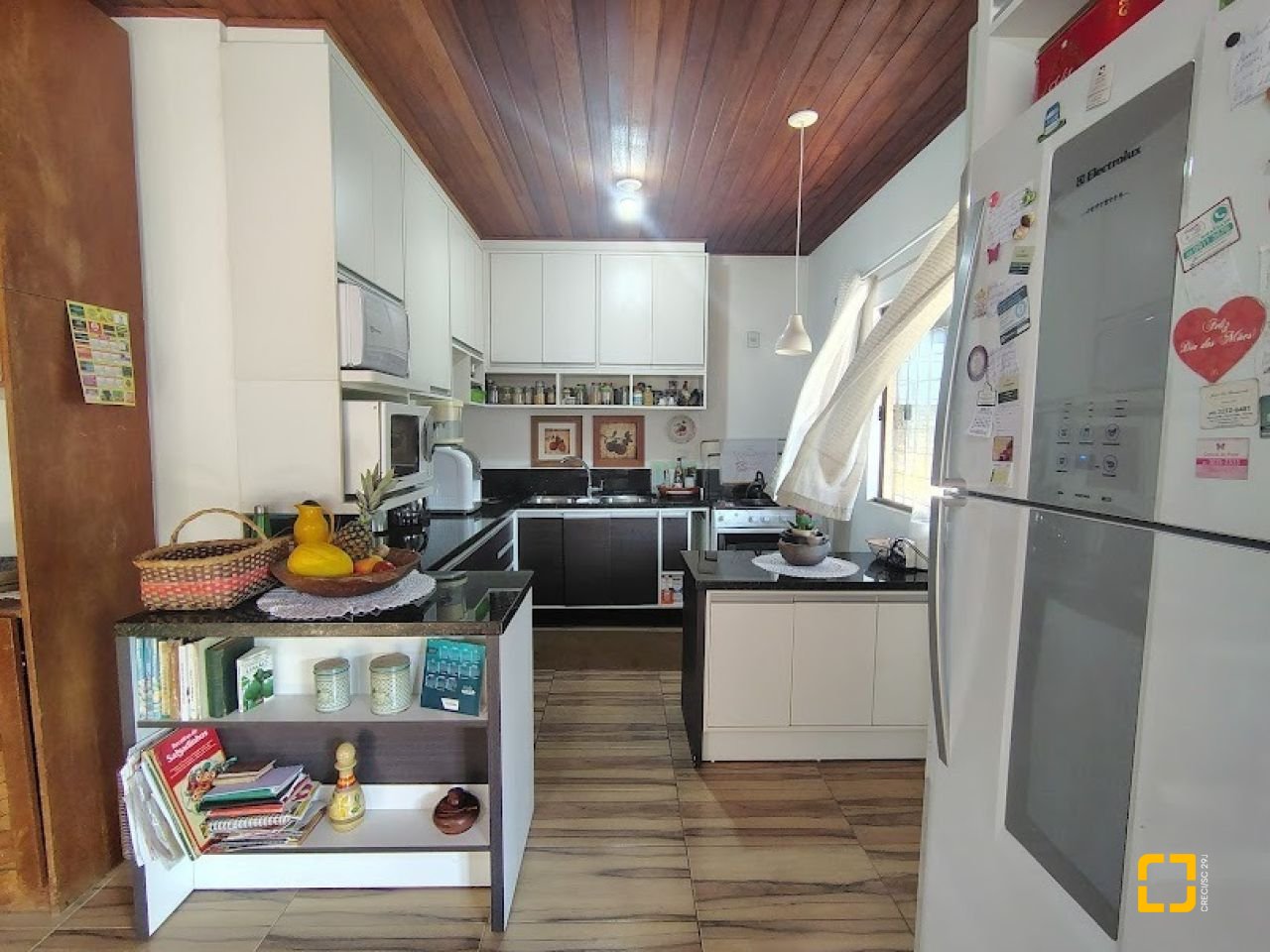 Casa com 148m², 4 quartos (sendo 1 suíte), 2 garagens, no bairro Cachoeira do Bom Jesus em Florianópolis