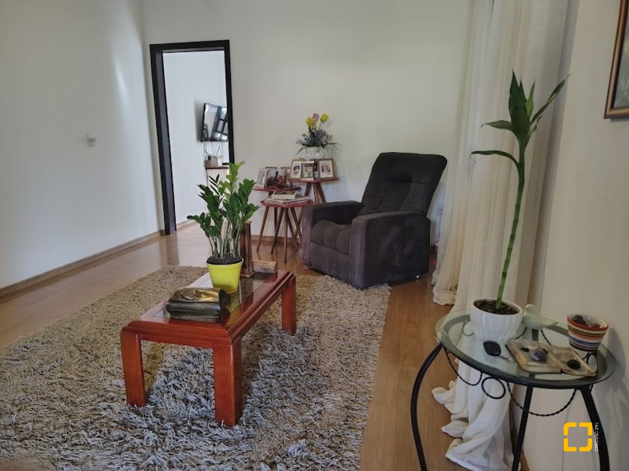 Casa com 148m², 4 quartos (sendo 1 suíte), 2 garagens, no bairro Cachoeira do Bom Jesus em Florianópolis