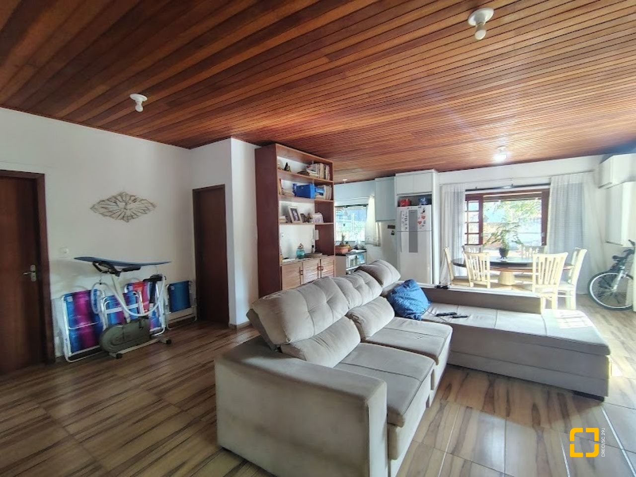Casa com 148m², 4 quartos (sendo 1 suíte), 2 garagens, no bairro Cachoeira do Bom Jesus em Florianópolis