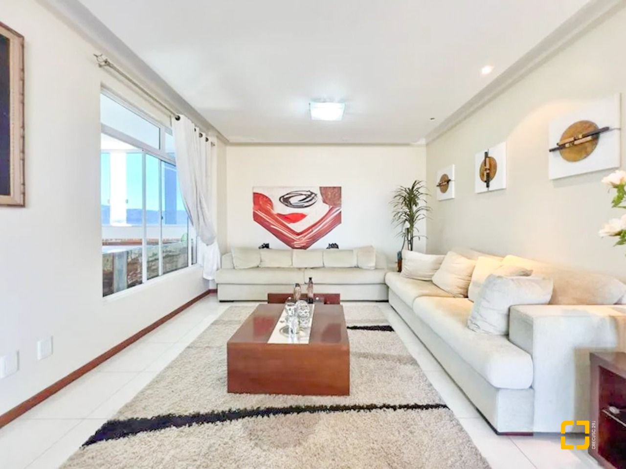 Cobertura com 258m², 4 quartos (sendo 1 suíte), 3 garagens, no bairro Estreito em Florianópolis