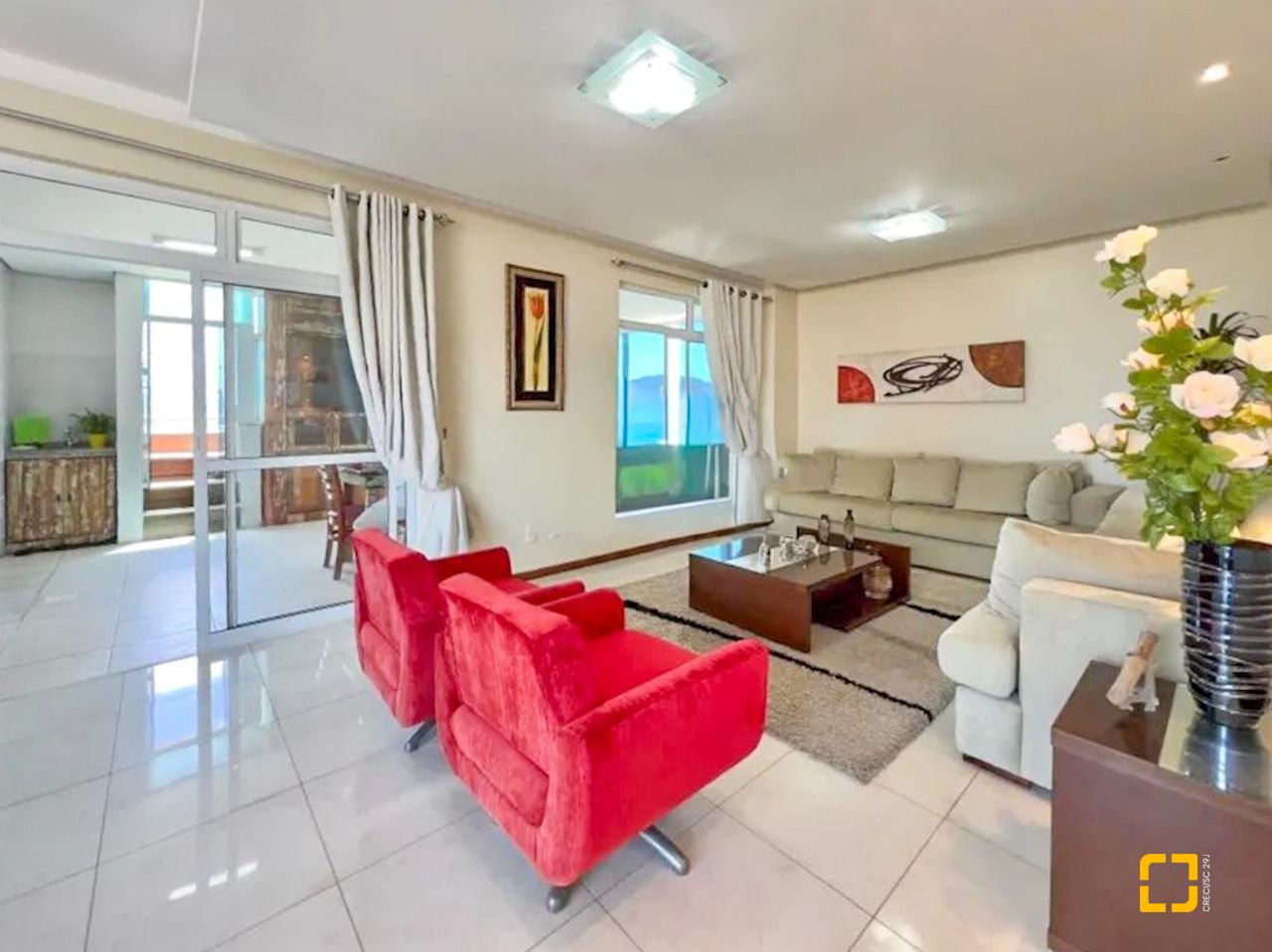 Cobertura com 258m², 4 quartos (sendo 1 suíte), 3 garagens, no bairro Estreito em Florianópolis