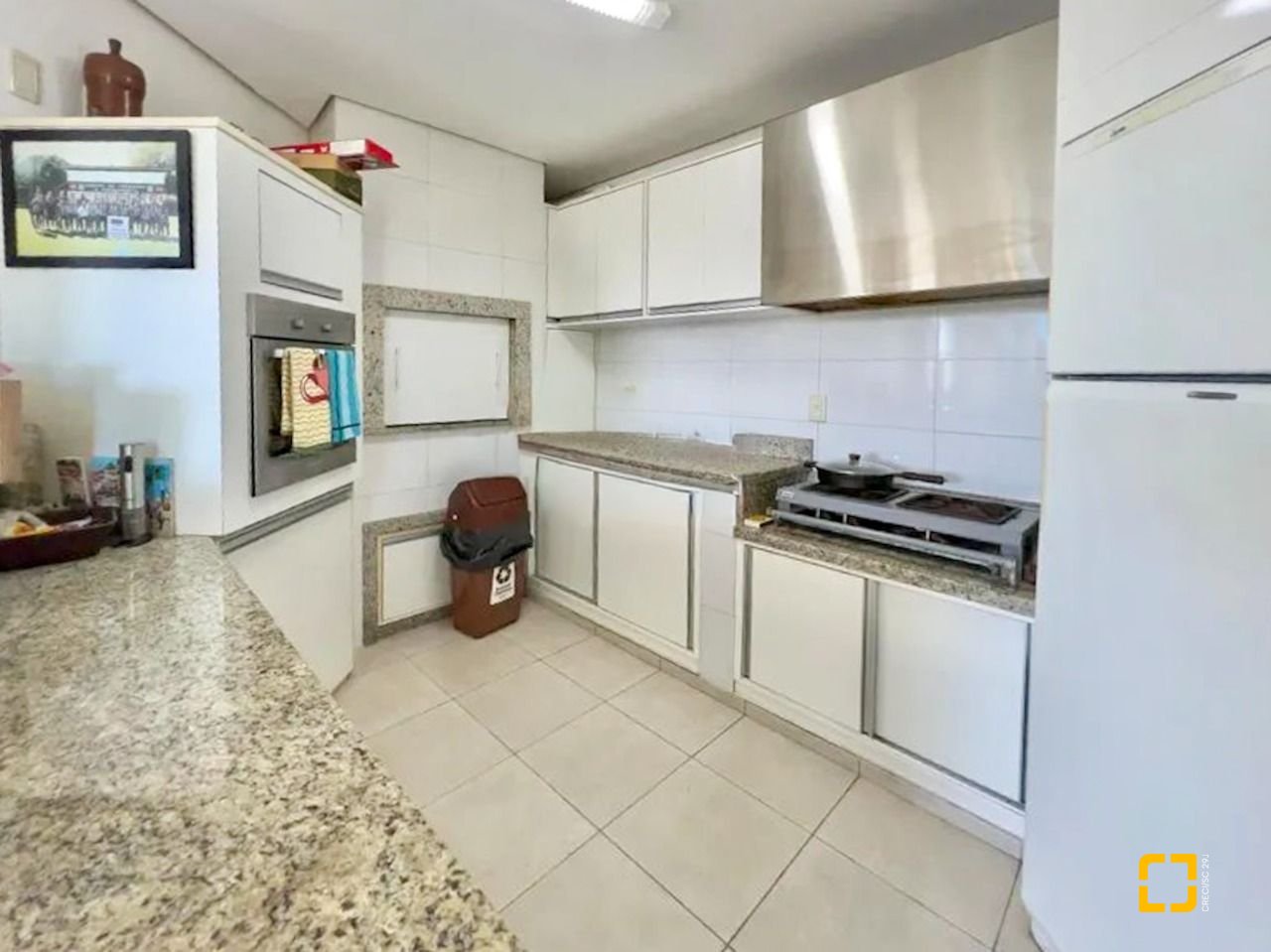 Cobertura com 258m², 4 quartos (sendo 1 suíte), 3 garagens, no bairro Estreito em Florianópolis