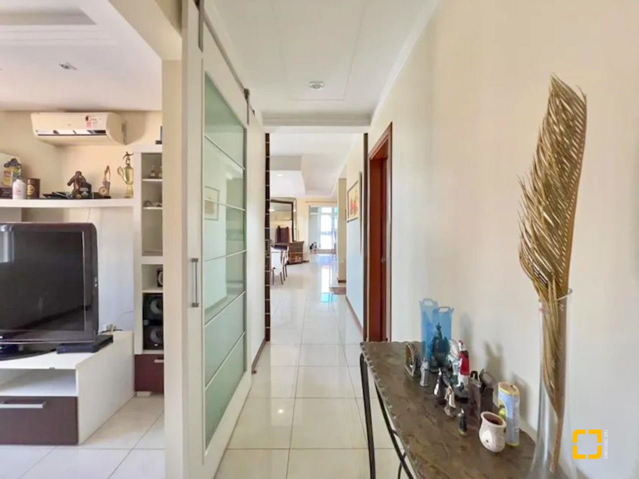 Cobertura com 258m², 4 quartos (sendo 1 suíte), 3 garagens, no bairro Estreito em Florianópolis