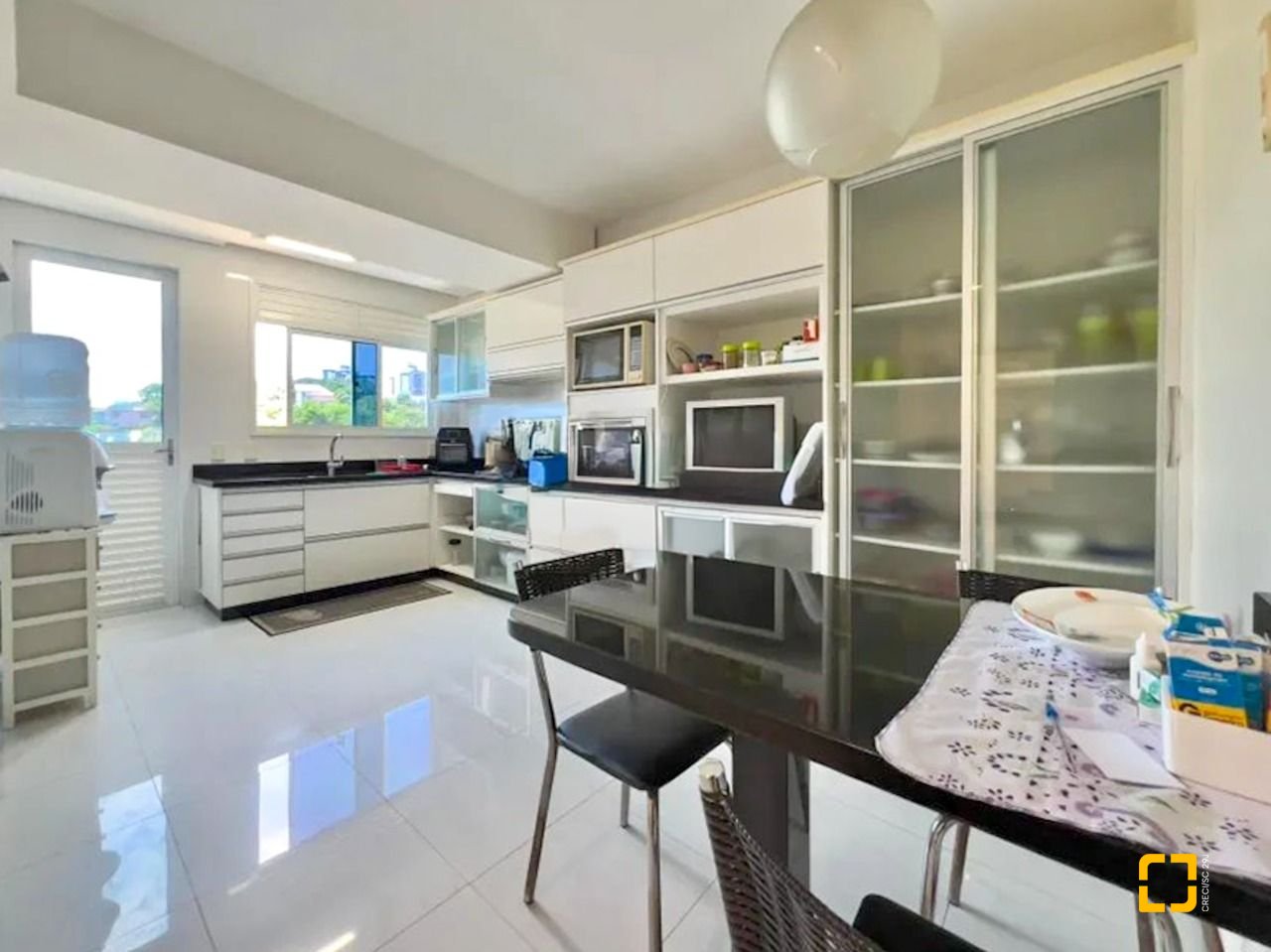 Cobertura com 258m², 4 quartos (sendo 1 suíte), 3 garagens, no bairro Estreito em Florianópolis