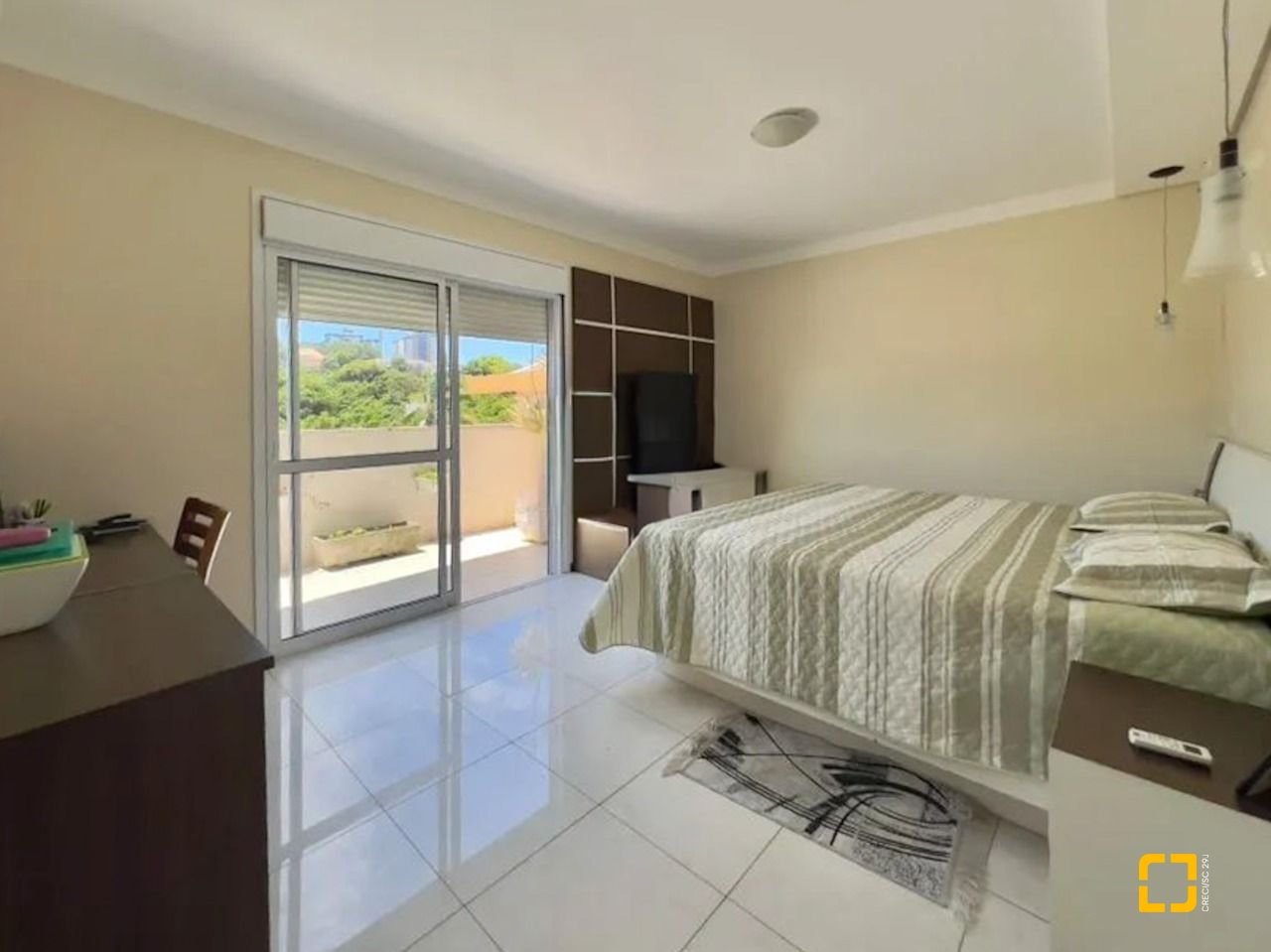 Cobertura com 258m², 4 quartos (sendo 1 suíte), 3 garagens, no bairro Estreito em Florianópolis