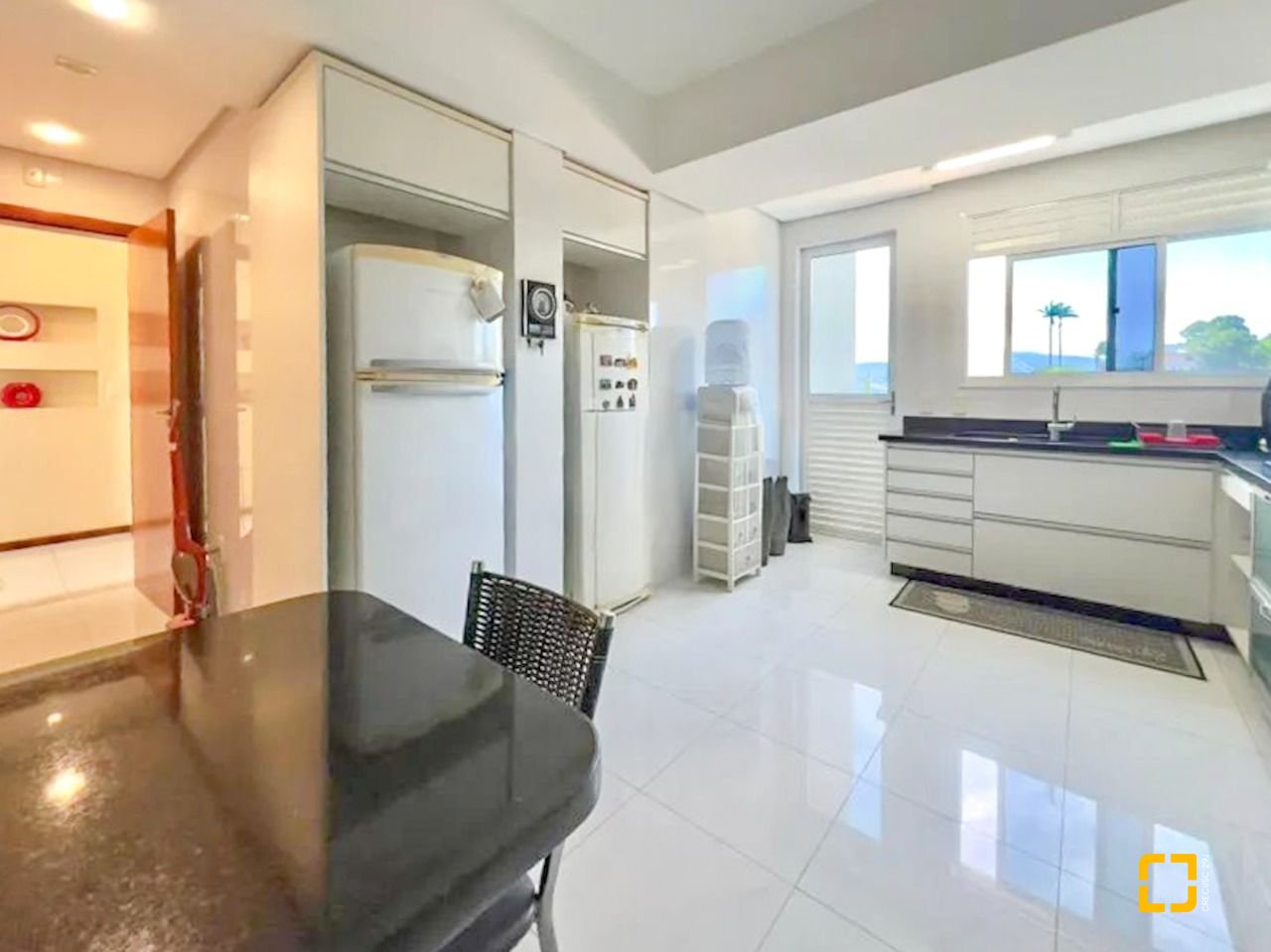 Cobertura com 258m², 4 quartos (sendo 1 suíte), 3 garagens, no bairro Estreito em Florianópolis