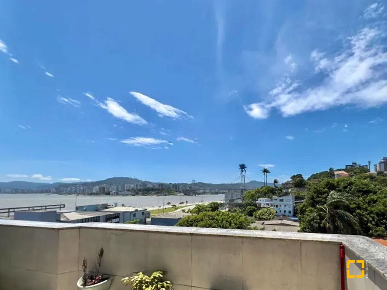 Cobertura com 258m², 4 quartos (sendo 1 suíte), 3 garagens, no bairro Estreito em Florianópolis