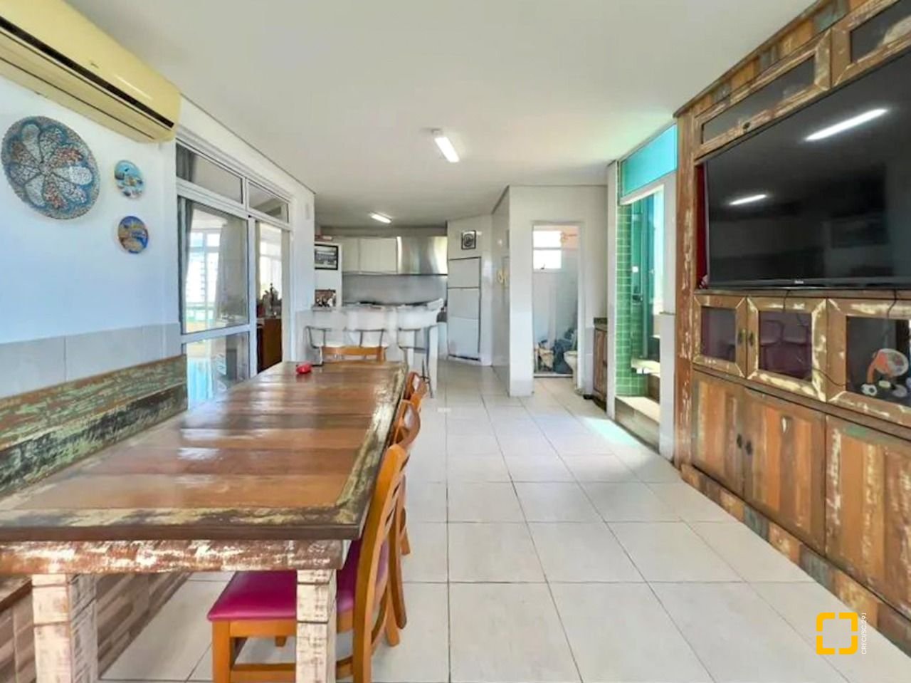 Cobertura com 258m², 4 quartos (sendo 1 suíte), 3 garagens, no bairro Estreito em Florianópolis