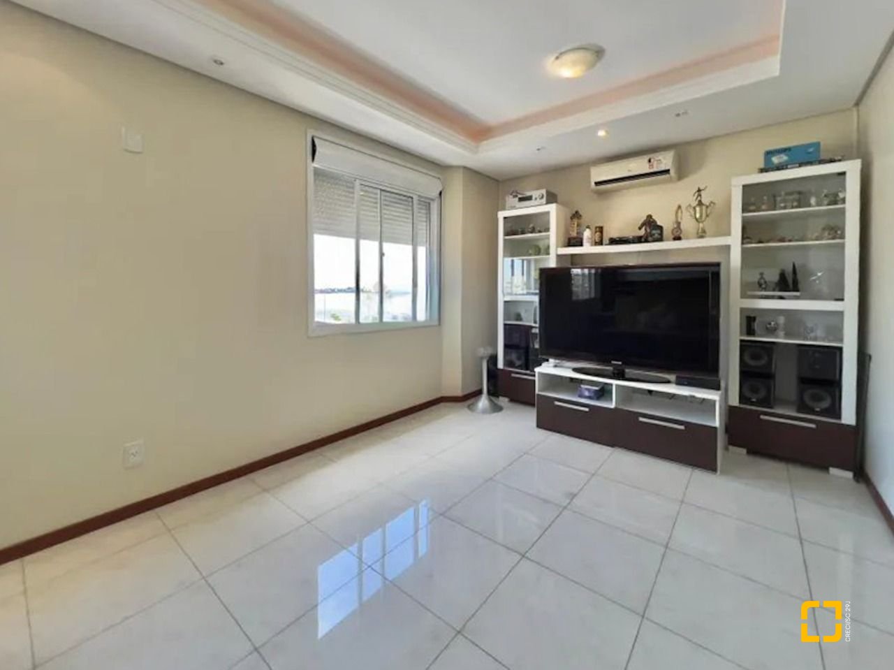 Cobertura com 258m², 4 quartos (sendo 1 suíte), 3 garagens, no bairro Estreito em Florianópolis