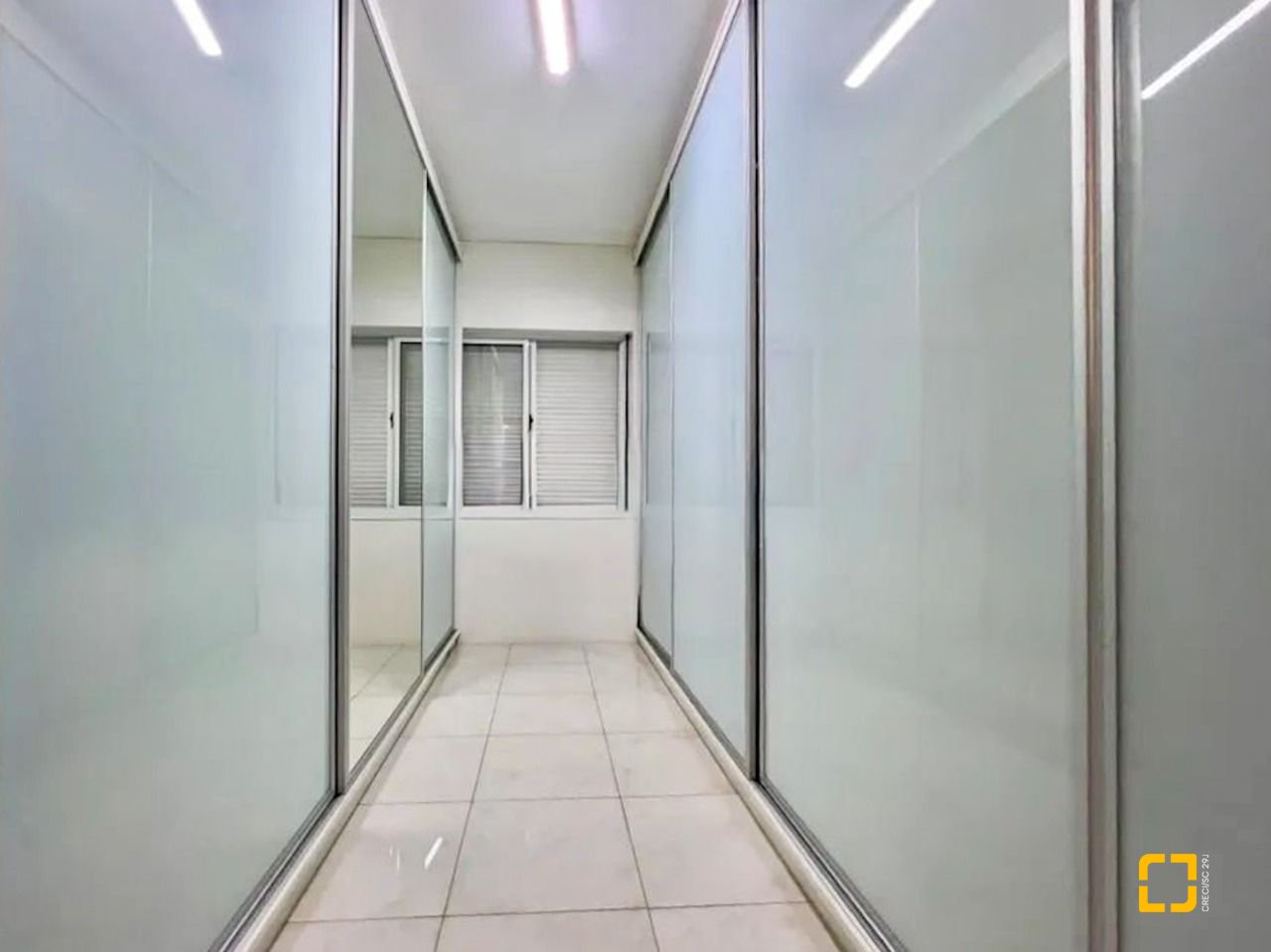 Cobertura com 258m², 4 quartos (sendo 1 suíte), 3 garagens, no bairro Estreito em Florianópolis