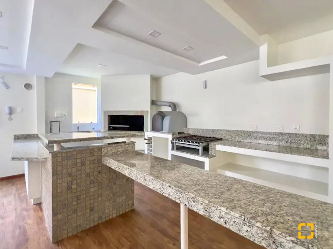 Cobertura com 258m², 4 quartos (sendo 1 suíte), 3 garagens, no bairro Estreito em Florianópolis