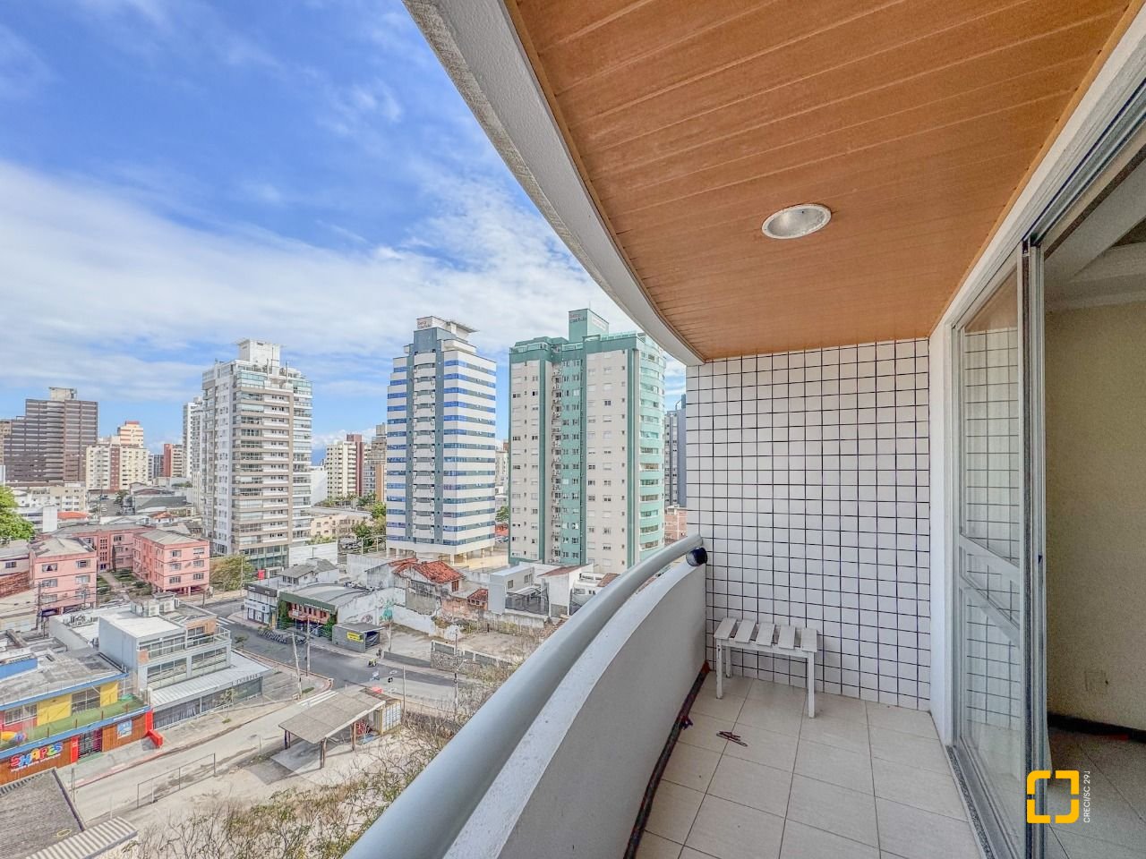 Apartamento com 113m², 4 quartos (sendo 1 suíte), 2 garagens, no bairro Centro em Florianópolis