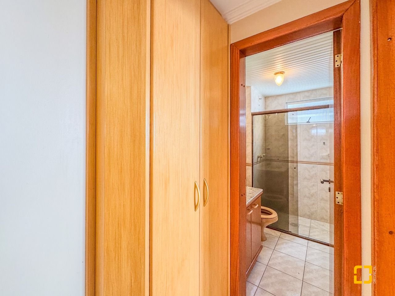 Apartamento com 113m², 4 quartos (sendo 1 suíte), 2 garagens, no bairro Centro em Florianópolis