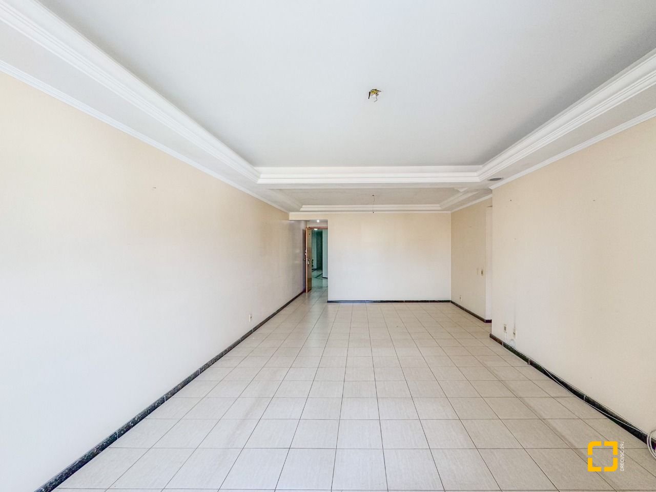 Apartamento com 113m², 4 quartos (sendo 1 suíte), 2 garagens, no bairro Centro em Florianópolis