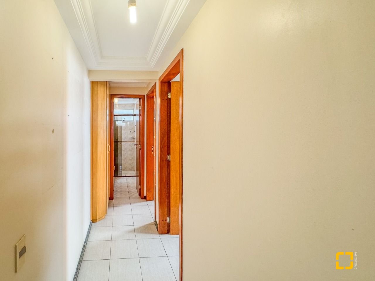 Apartamento com 113m², 4 quartos (sendo 1 suíte), 2 garagens, no bairro Centro em Florianópolis