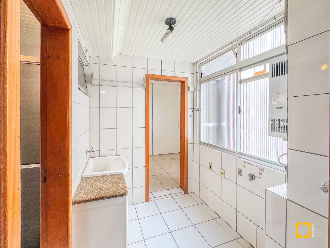 Apartamento com 113m², 4 quartos (sendo 1 suíte), 2 garagens, no bairro Centro em Florianópolis