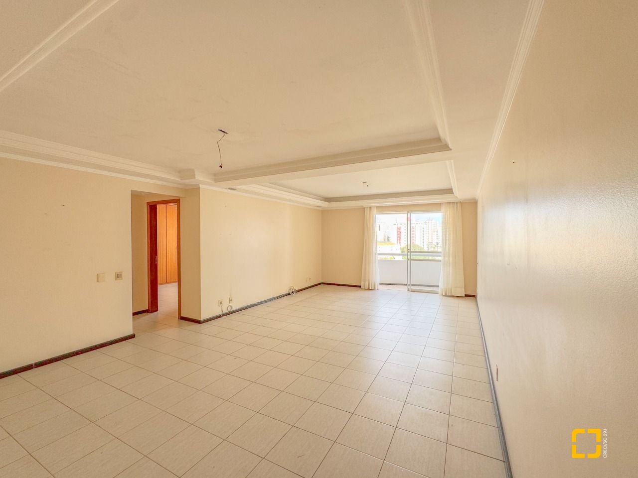 Apartamento com 113m², 4 quartos (sendo 1 suíte), 2 garagens, no bairro Centro em Florianópolis