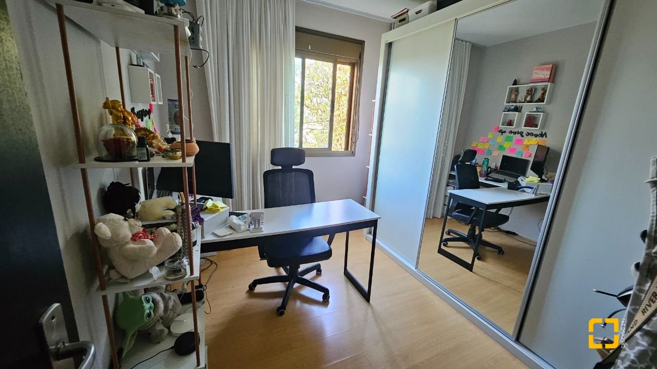 Apartamento com 130m², 4 quartos (sendo 1 suíte), 2 garagens, no bairro Coqueiros em Florianópolis