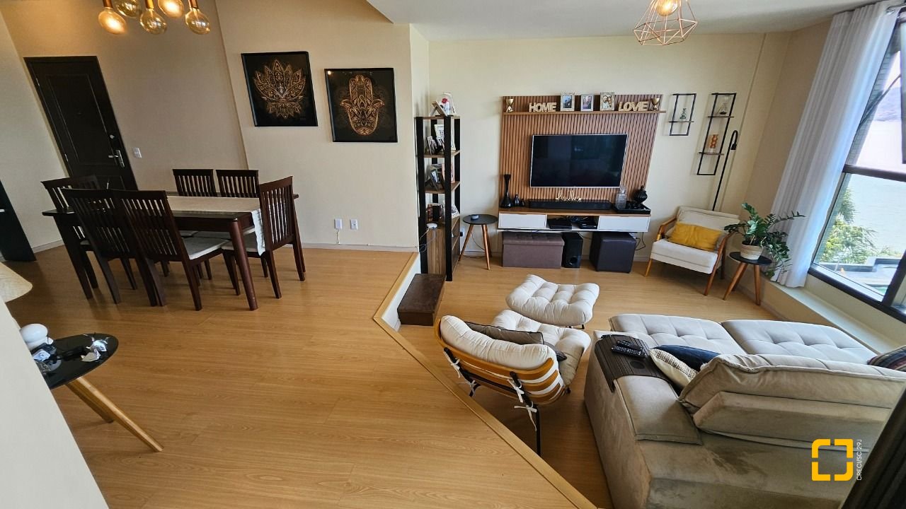 Apartamento com 130m², 4 quartos (sendo 1 suíte), 2 garagens, no bairro Coqueiros em Florianópolis