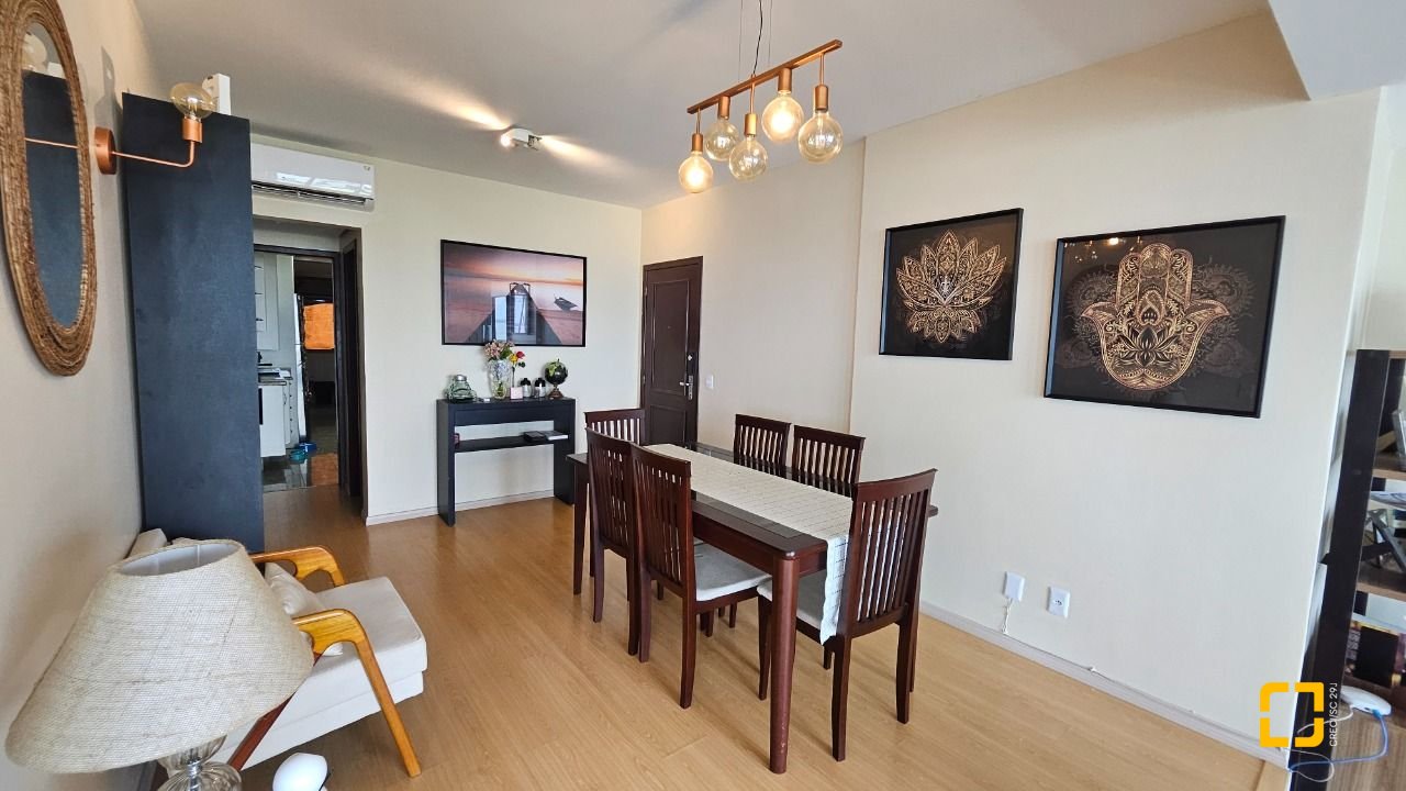 Apartamento com 130m², 4 quartos (sendo 1 suíte), 2 garagens, no bairro Coqueiros em Florianópolis