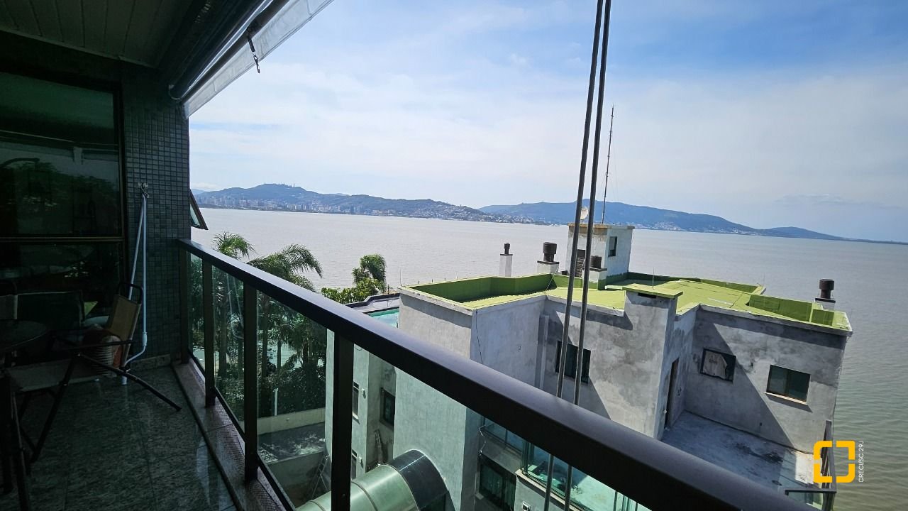 Apartamento com 130m², 4 quartos (sendo 1 suíte), 2 garagens, no bairro Coqueiros em Florianópolis