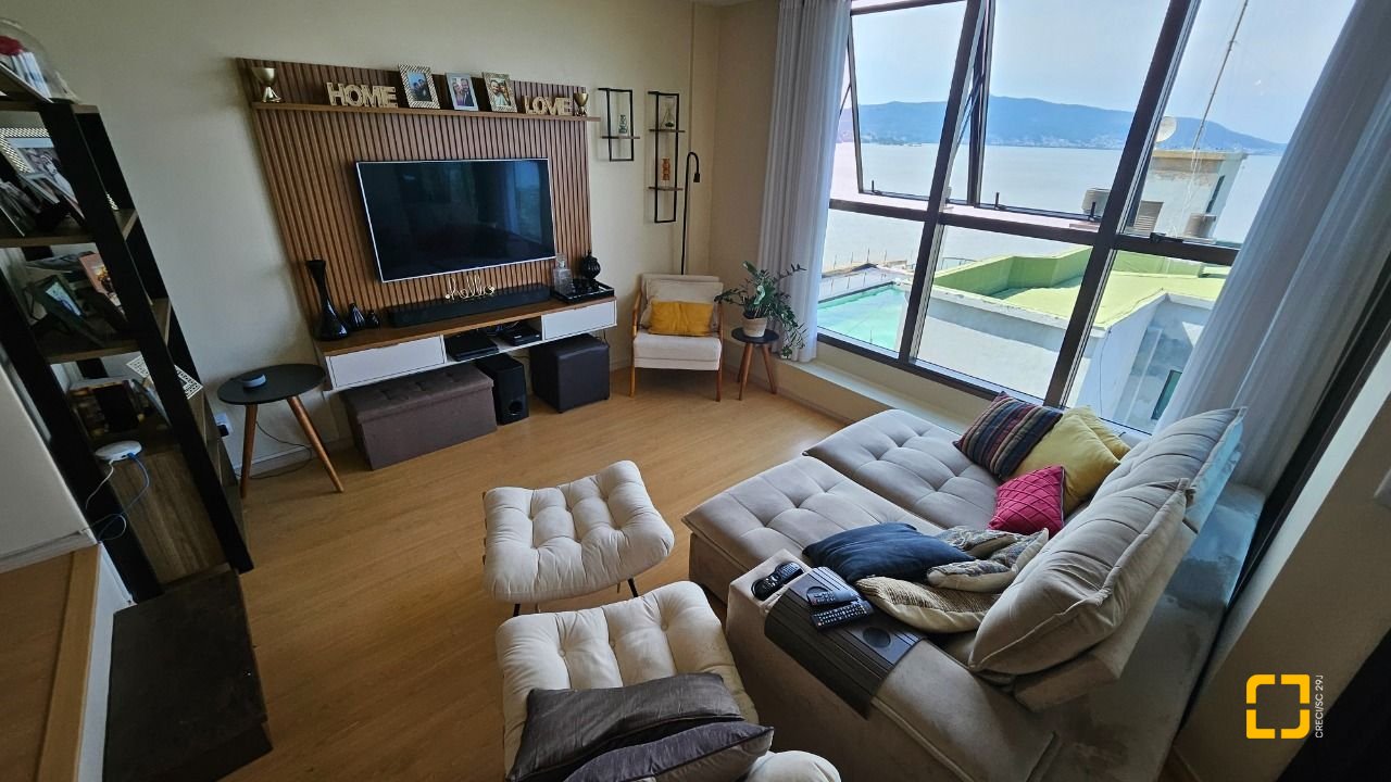 Apartamento com 130m², 4 quartos (sendo 1 suíte), 2 garagens, no bairro Coqueiros em Florianópolis