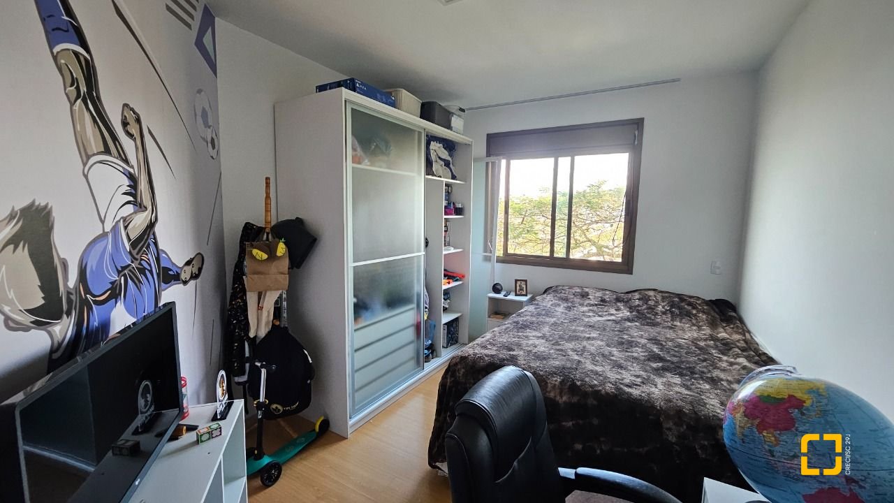 Apartamento com 130m², 4 quartos (sendo 1 suíte), 2 garagens, no bairro Coqueiros em Florianópolis