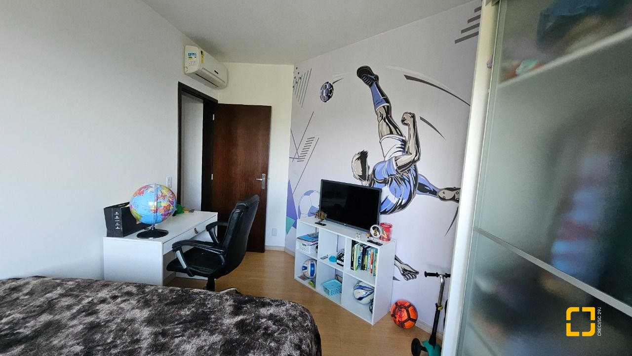 Apartamento com 130m², 4 quartos (sendo 1 suíte), 2 garagens, no bairro Coqueiros em Florianópolis