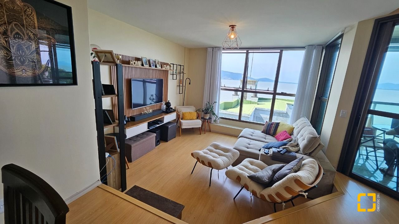 Apartamento com 130m², 4 quartos (sendo 1 suíte), 2 garagens, no bairro Coqueiros em Florianópolis