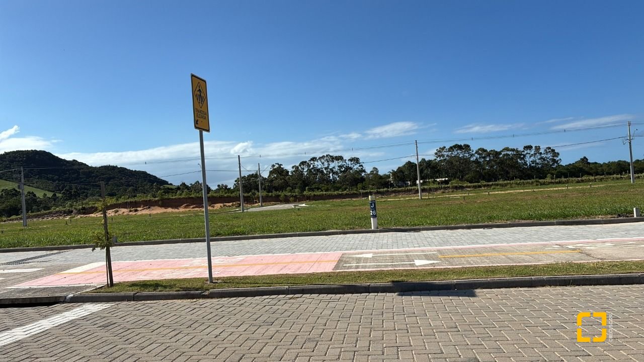 Terreno com 375m², no bairro São João do Rio Vermelho em Florianópolis