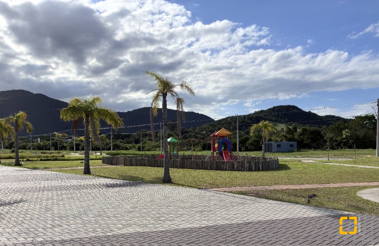 Terreno com 600m², no bairro Ingleses do Rio Vermelho em Florianópolis