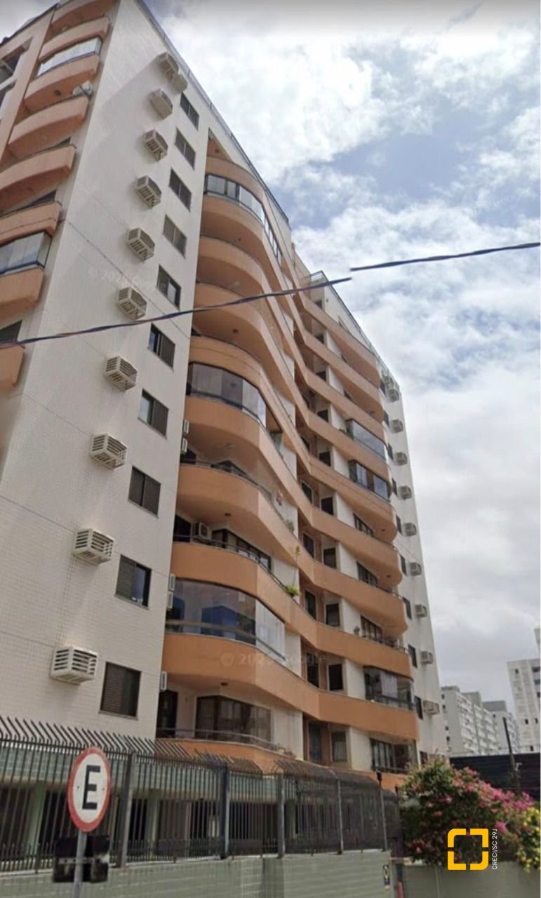 Apartamento com 109m², 4 quartos (sendo 1 suíte), 1 garagem, no bairro Centro em Florianópolis