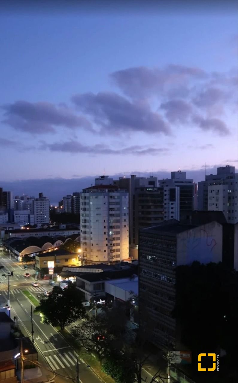 Apartamento com 109m², 4 quartos (sendo 1 suíte), 1 garagem, no bairro Centro em Florianópolis