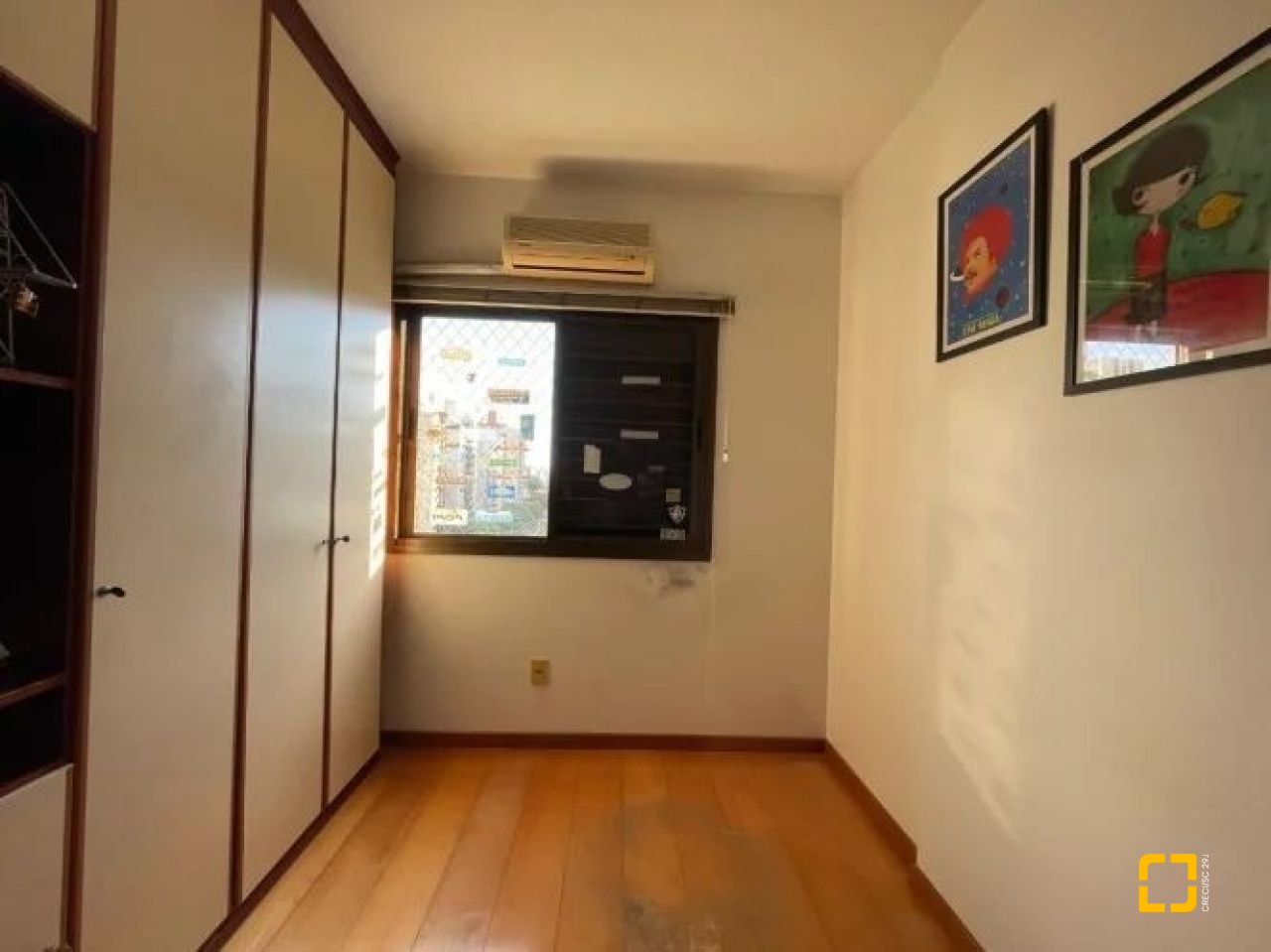 Apartamento com 109m², 4 quartos (sendo 1 suíte), 1 garagem, no bairro Centro em Florianópolis