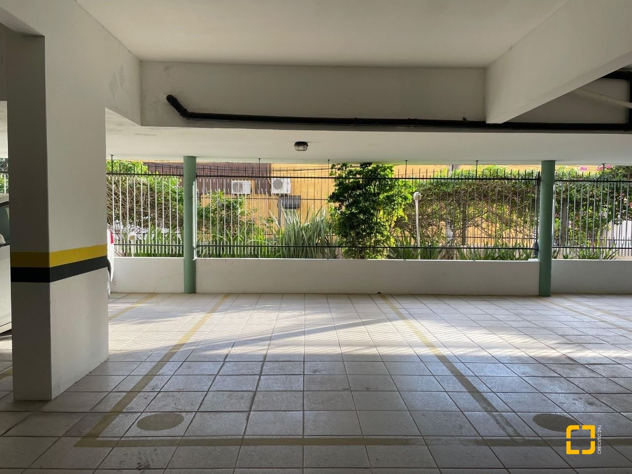 Apartamento com 109m², 4 quartos (sendo 1 suíte), 1 garagem, no bairro Centro em Florianópolis