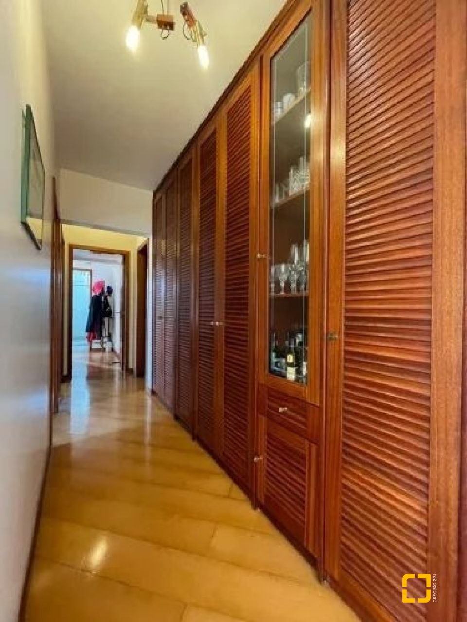 Apartamento com 109m², 4 quartos (sendo 1 suíte), 1 garagem, no bairro Centro em Florianópolis