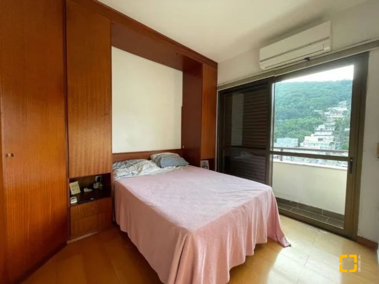 Apartamento com 109m², 4 quartos (sendo 1 suíte), 1 garagem, no bairro Centro em Florianópolis