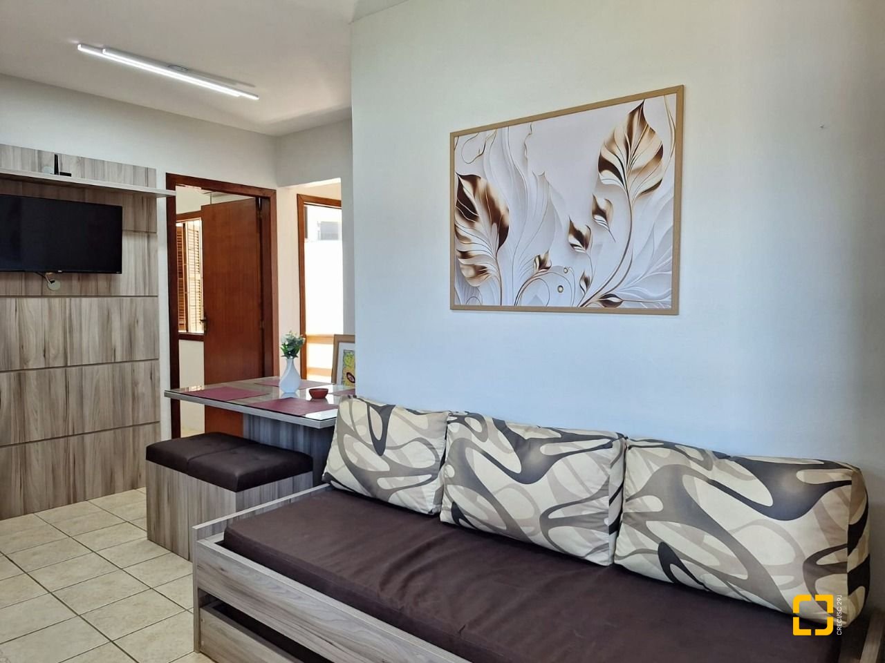 Hotel com 560m², 10 quartos (sendo 2 suítes), 8 garagens, no bairro Canasvieiras em Florianópolis