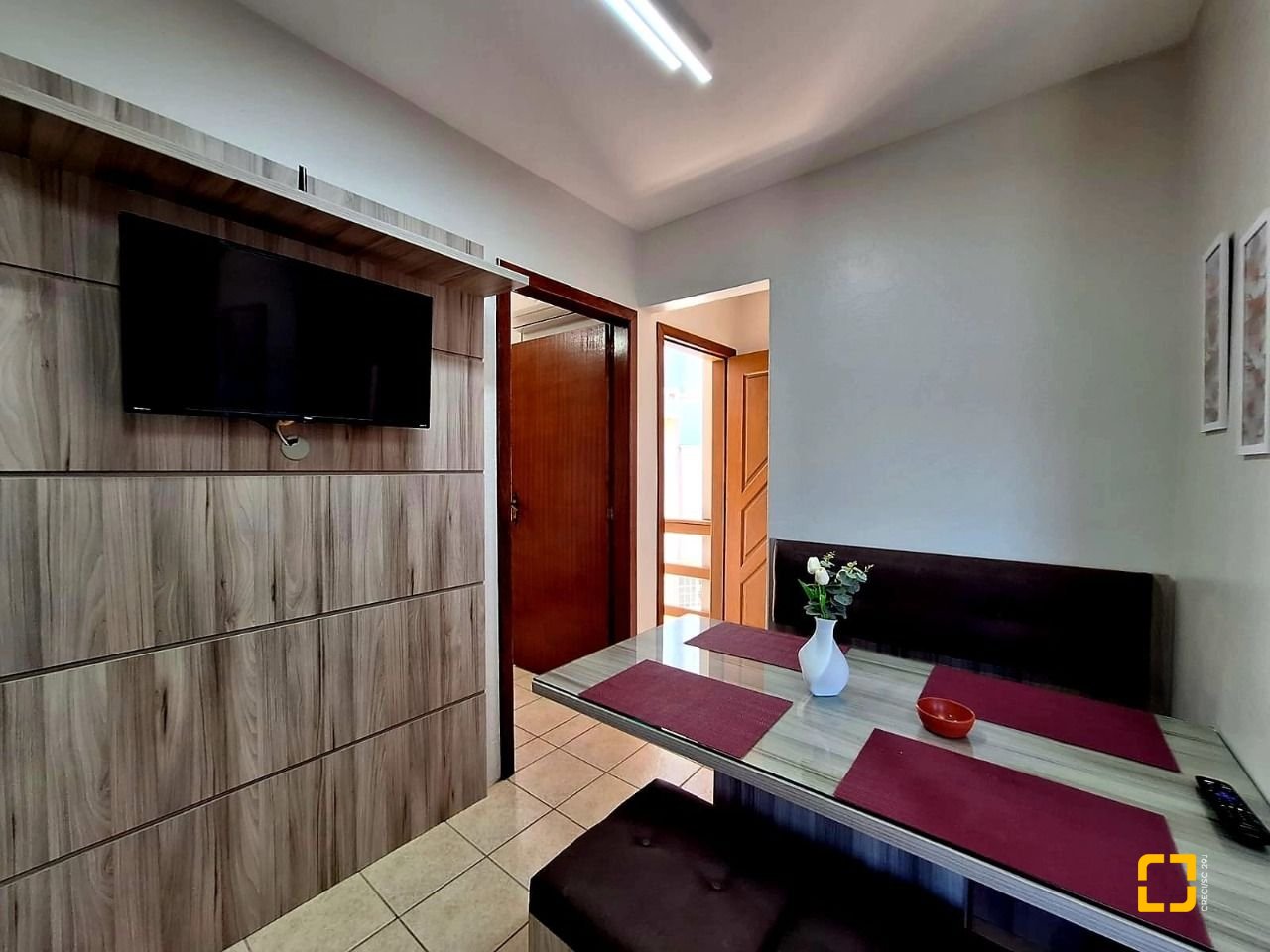 Hotel com 560m², 10 quartos (sendo 2 suítes), 8 garagens, no bairro Canasvieiras em Florianópolis