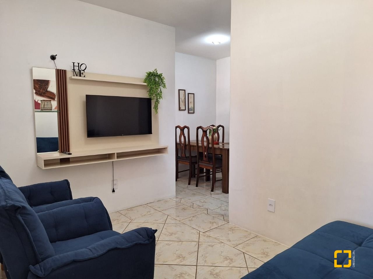 Hotel com 560m², 10 quartos (sendo 2 suítes), 8 garagens, no bairro Canasvieiras em Florianópolis
