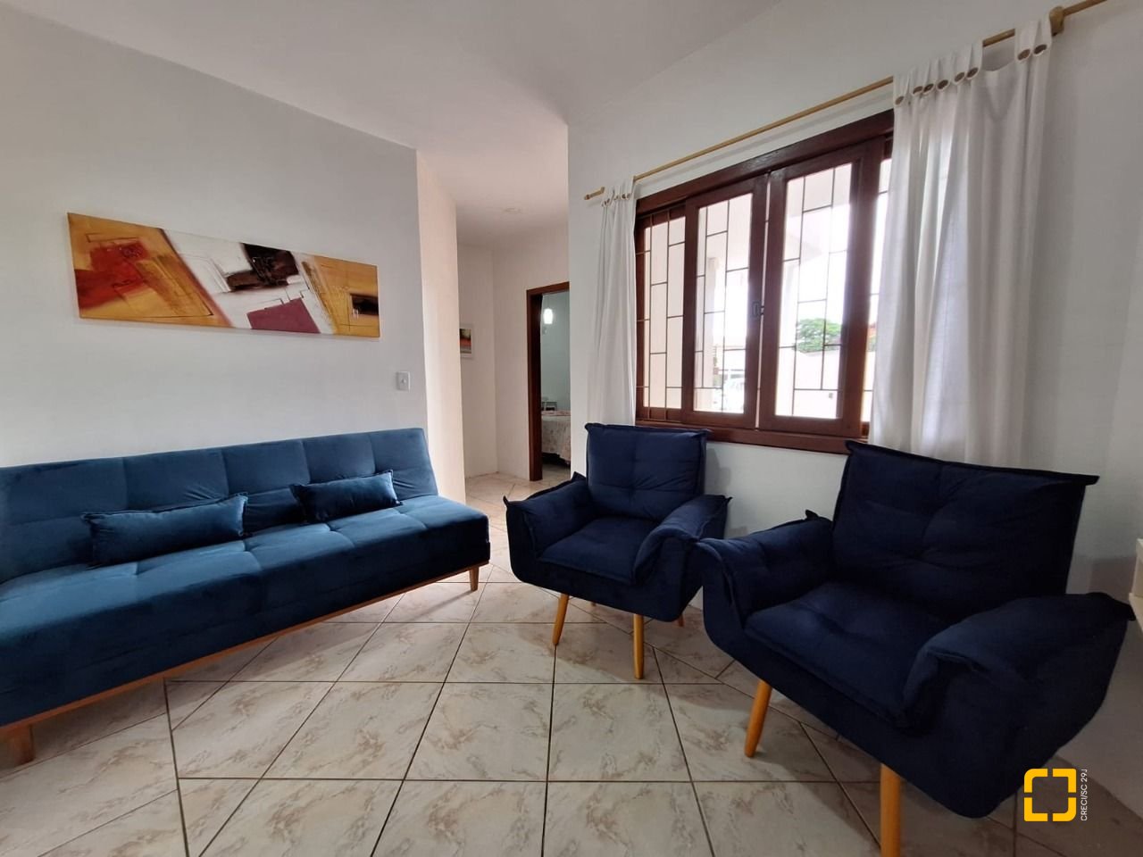 Hotel com 560m², 10 quartos (sendo 2 suítes), 8 garagens, no bairro Canasvieiras em Florianópolis