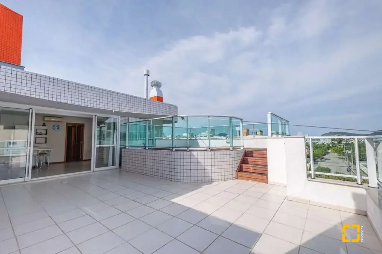 Cobertura com 132m², 3 quartos (sendo 1 suíte), 2 garagens, no bairro Ingleses em Florianópolis