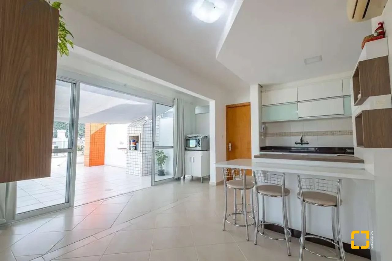 Cobertura com 132m², 3 quartos (sendo 1 suíte), 2 garagens, no bairro Ingleses em Florianópolis