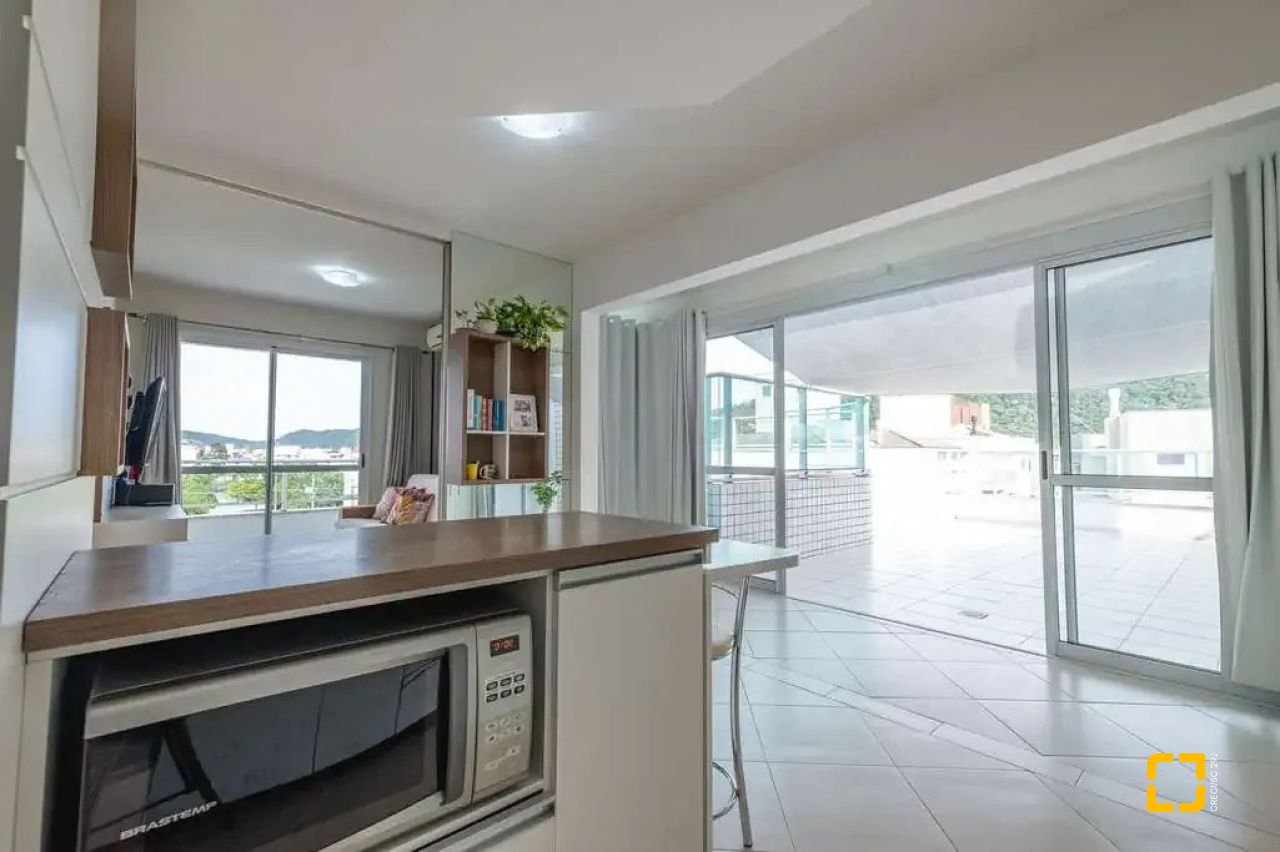 Cobertura com 132m², 3 quartos (sendo 1 suíte), 2 garagens, no bairro Ingleses em Florianópolis